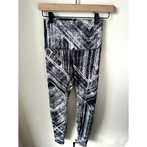 Lululemon Wunder Under Pant Hi-Rise Full-On Luon Roll Down Size 6 - Picture 5 of 7